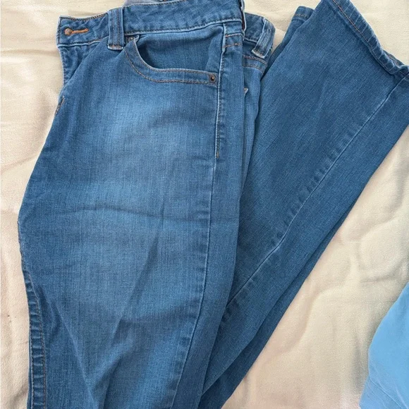 Kimes Ranch Betty seventeens - Picture 1 of 4